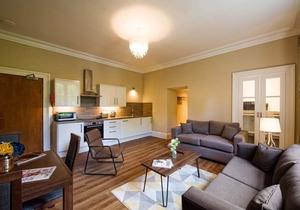 Rosedene Highland House - Emperor Apartment 7