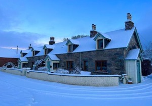 Rosemount Cottage ONE- Highland Cottage