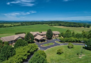 Round Hill Inn
