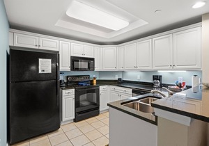 Royale Palms 303 Elegant Oceanview w/Pool & Beach