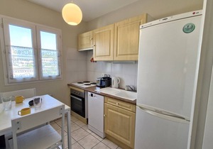 Royan - IDEAL LOCATION for this APARTMENT - terrace - private garage