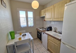 Royan - IDEAL LOCATION for this APARTMENT - terrace - private garage