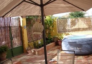Rural Accommodation Shared Garden of French, Bedroom Green