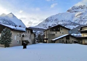 Rustic and very tastefully furnished 4 ½ - room flat on the ground floor.