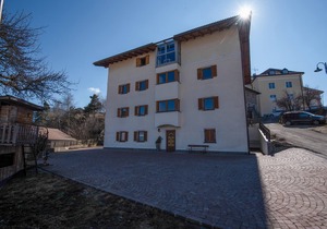 Rustic Apartment 2 "Zur Sonne" with Mountain View & Garden
