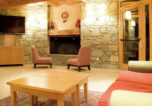 Rustic apartment on the slopes in cozy Val Cenis