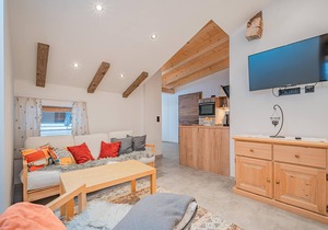 Rustic farmhouse-holiday apartment combination