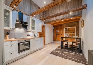 Rustic farmhouse-holiday apartment combination