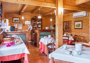 Rustic Cottage in Magione with Swimming Pool