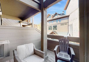Rustic suite in the heart of Northstar - easy access to lifts & hiking
