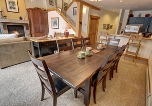 Rustic & Warm Townhome with a Private Hot Tub