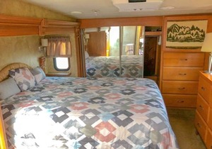 RV Rental#1 with mountain view perfect for couple