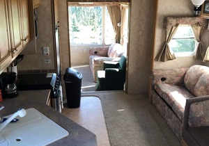 RV Rental #2 with mountain view perfect for couple