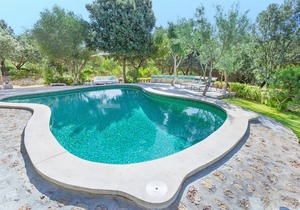 Sa Garriga - Four Bedroom Villa, Sleeps 8