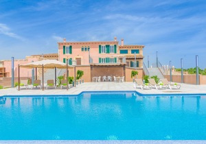 Sa Montanyeta - Five Bedroom Villa, Sleeps 10