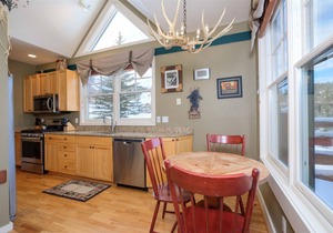 Saddle Ridge M5 - 4BR+Bonus Bunk Rm, Outdoor seating, Hot Tub, Views, End Unit
