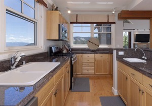 Saddle Ridge U2- Ski-in/out Luxury w/2 King Suites, Privacy, Mtn Views, Hot Tub