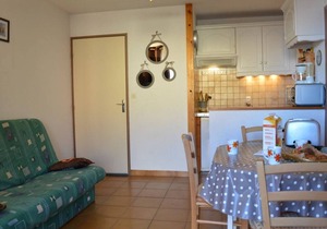 Saint Pierre la Mer, 2-room appt, cabin, sleeps 6, near beach, pets allowed