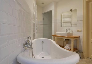 Saint Pauls Suite 18