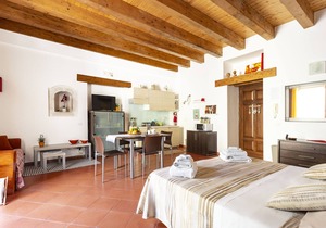 Salomone Apartment 3 by Wonderful Italy