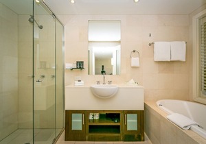 Salt Beach - Relaxing 2 Bedroom Spa Suite - Wi-Fi Included!
