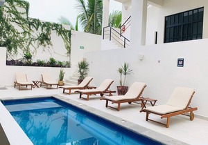Saltwater Pool + Rooftop Terrace-Walk to Beach