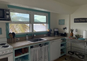 Salty Sway III - 1bed/1bath Beach House