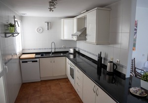San luis de Sabinillas, coastal town apartment & lovely beach by Puerto Duquesa