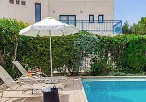 Sanders Azzurro - Charming Villa w/ Private Pool