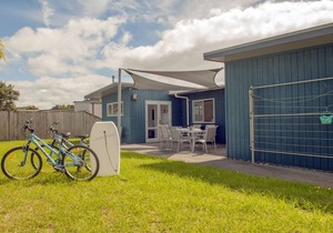 Sands Beach House - Matarangi Holiday Home