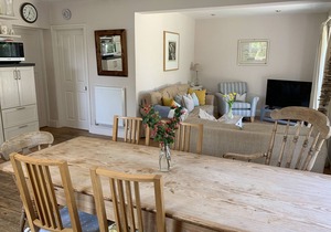 SANDY LODGE ROCK, pet friendly, with open fire in Rock