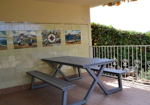 SANT GENIS 4 Large and sunny apartment with garden