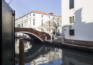 SANTA CATERINA: bright and quiet study by a canal, in Cannaregio district