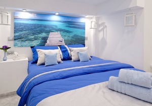 Santorini style in Athens Plaza Luxury apartments