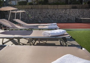 Sara 10 p.- modern, family friendly, private pool and tennis court!