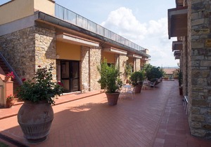 Savor in San Donato in Poggio with a pool