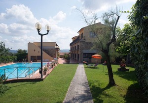 Savor in San Donato in Poggio with a pool