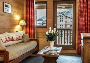 Savoyards and rustic apartment in the heart of Val d'Isère