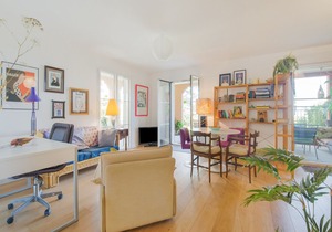 Scenic Apartment in Roquefort les Pins with Swimming Pool