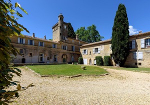 Scenic Apartment in Aimargues with Private Swimming Pool
