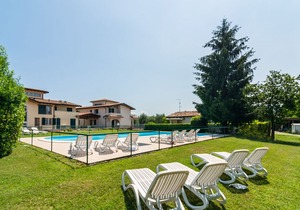 Scenic Apartment in Salò with Swimming Pool