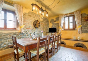 Schilderachtige boerderij in Pian di Sco-Campiglia met sauna