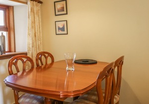 Sea Breeze Cottage, CULLEN