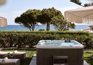 Sea Elegance Villa - On the Beach, by ZanteWize