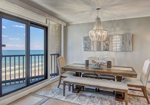 Sea Gull #1008 L: Beachfront 1 Bedroom 1 Bathroom With Spectacular Views and 24 Hour Management