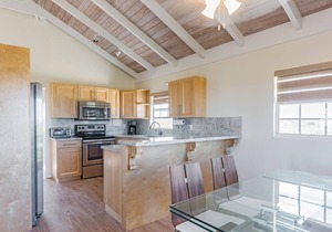 Sea La Vie - Beachside 2 Bedrooms Unit #4, with ocean views
