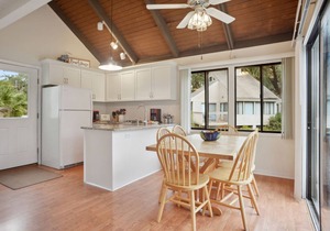 Sea Pines - 3 bedroom 2 bath Cottage with Spectacular Lagoon View