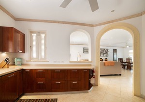 Sea-renity, 5 minutes walk to Mullins Beach. Battaleys Mews estate.