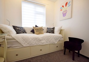 Sea Scene's , Hayling Island - a flat that sleeps 4 guests in 2 bedrooms
