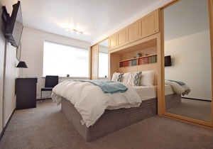 Sea Scene's , Hayling Island - a flat that sleeps 4 guests in 2 bedrooms